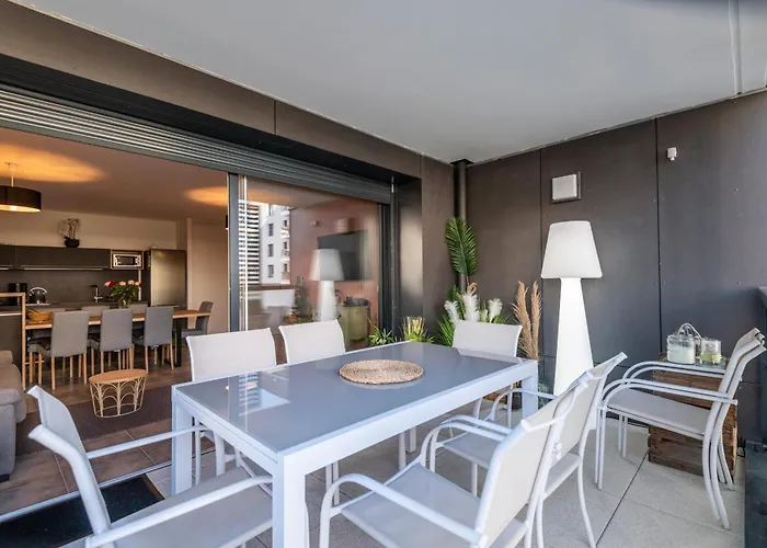 Aquarelles - Modern And Spacious